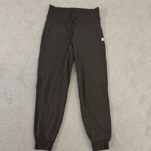 Vuori Women’s Joggers